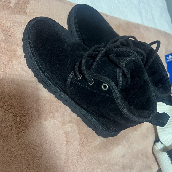 Women - Picture 2 of 2